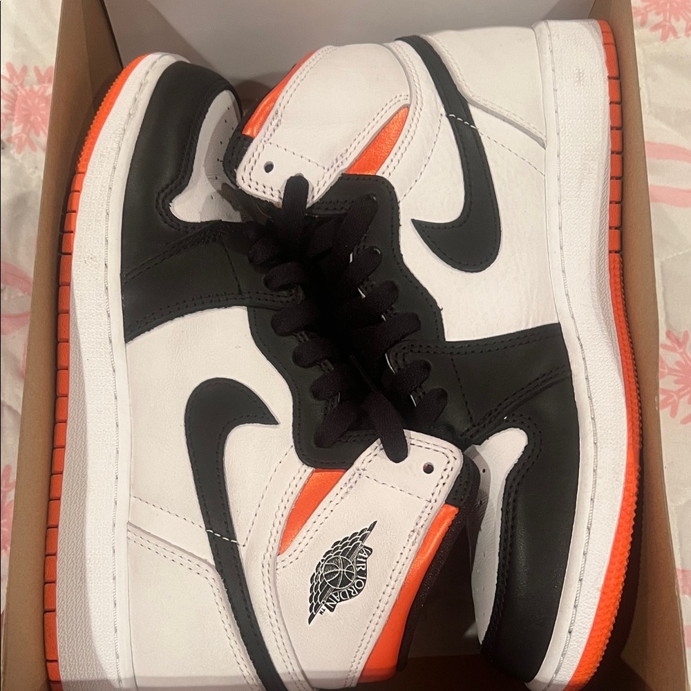 Jordan high retro 1